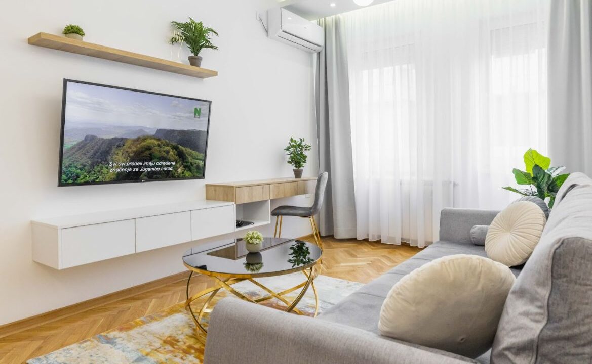 marina-living-room-tv